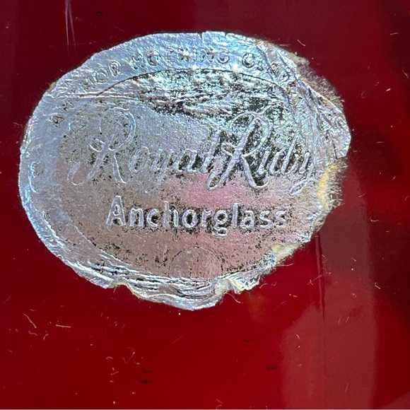 Pair of 2 Royal Ruby Anchor Hocking Tall Vases 9” high Deep Red Glass Vintage - Picture 7 of 7